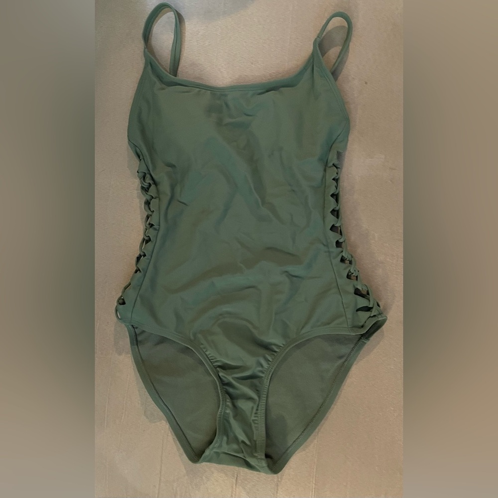 Swimsuit (P-2)